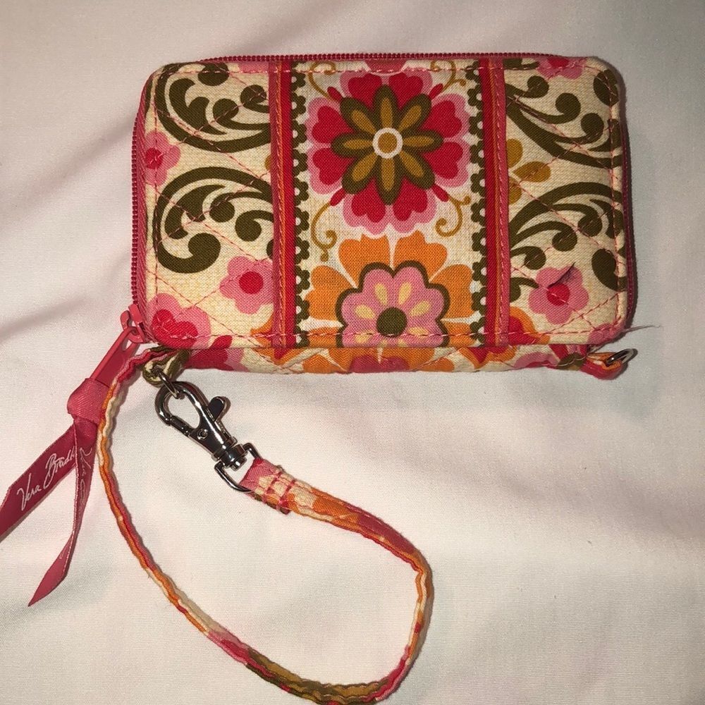 Vera Bradley Folkloric Coral Green Quilted Floral Wallet Wristlet